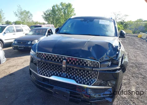 2025 Lincoln Navigator Reserve L z USA, uszkodzony, nr VIN 5LMJJ3LG6SEL08834